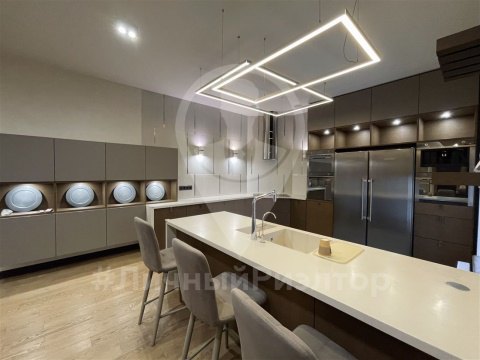 1-к квартира, 15/15 эт., 200м²