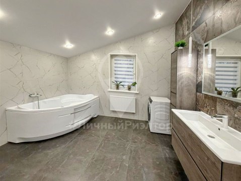 Дом 136м², участок 10 сот.