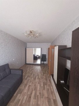 1-к квартира, 10/18 эт., 40м²