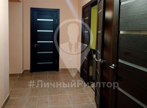 2-к квартира, 1/10 эт., 70м²