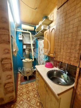 3-к квартира, 1/2 эт., 50м²