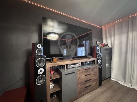 1-к квартира, 7/10 эт., 42м²